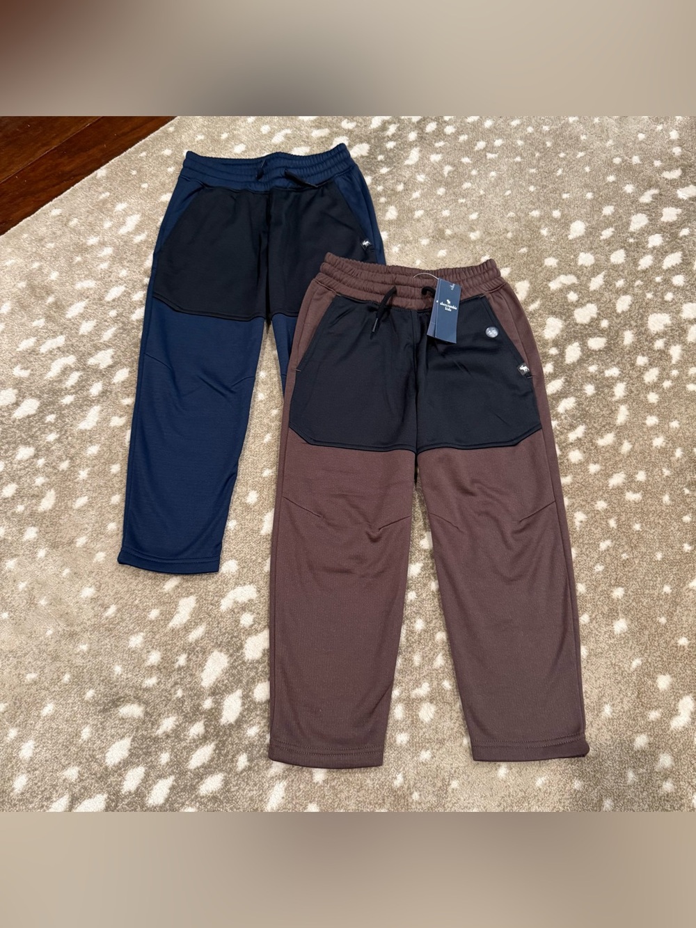 Boys Bundle (2) Abercrombie kids Jogger Pants in Navy & Brown. Size 5/6